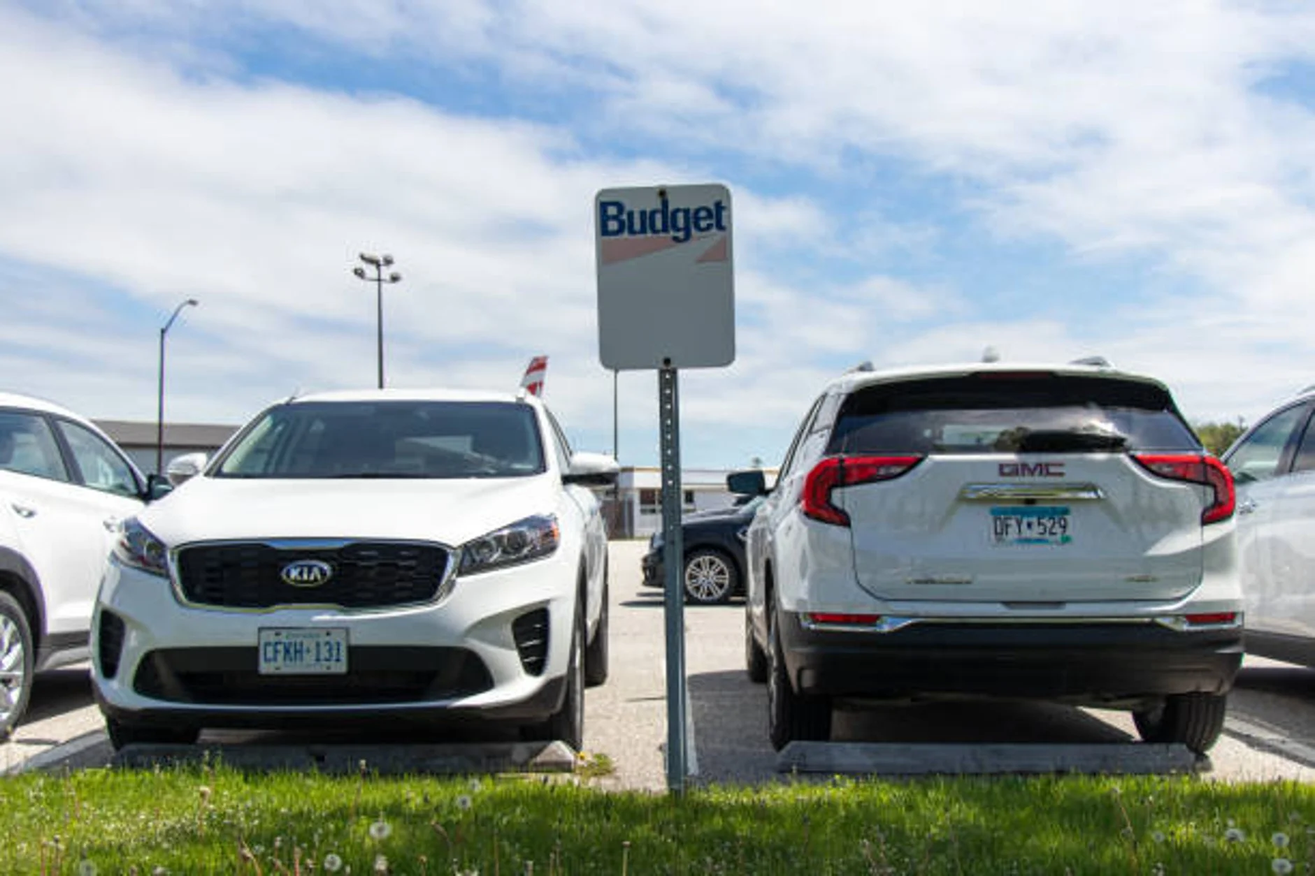 What Features Should You Prioritize When Comparing Rental Vehicles?